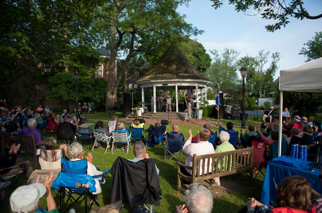 USAF Blue Aces Band performs in Lewiston, N.Y.