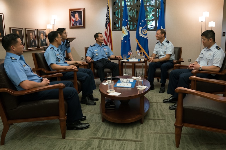 Republic of Korea Air Force (ROKAF) and U.S. Air Force Pacific Air Forces (PACAF) leaders discuss goals of a ROKAF Academy cadet visit to Joint Base Pearl Harbor-Hickam, Hawaii, June 5, 2018. The visit is an opportunity for the cadets to learn how PACAF operates and gain a better understanding of the Indo-Pacific region and the importance of the U.S.-ROK alliance. (U.S. Air Force photo by Staff Sgt. Daniel Robles)
