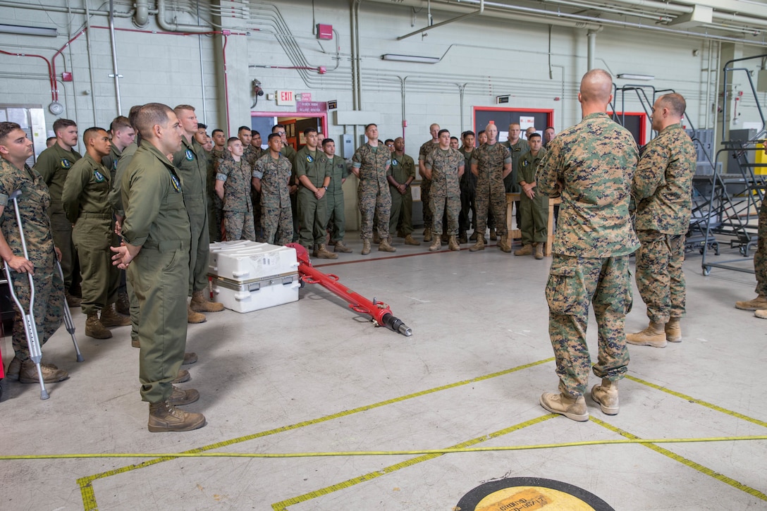 Senior leaders of 23rd Marine Regiment, 4th Marine Division, and Marine Aircraft Group 41, 4th Marine Aircraft Wing, speak with Marines from Marine Medium Tiltrotor Squadron 764, MAG-41, 4th MAW, during Integrated Training Exercise 4-18 in Miramar, California on June 9, 2018. Marine Aircraft Group 41 is fulfilling the Air Combat Element role of ITX 4-18, providing essential support to Ground Combat Elements of Marine Air Ground Task Force 23. (Photo by U.S. Marine Corps Lance Cpl. Samantha Schwoch/released)