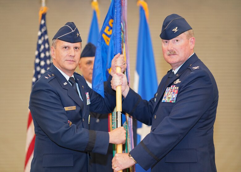 Gullion takes command of 459 arw