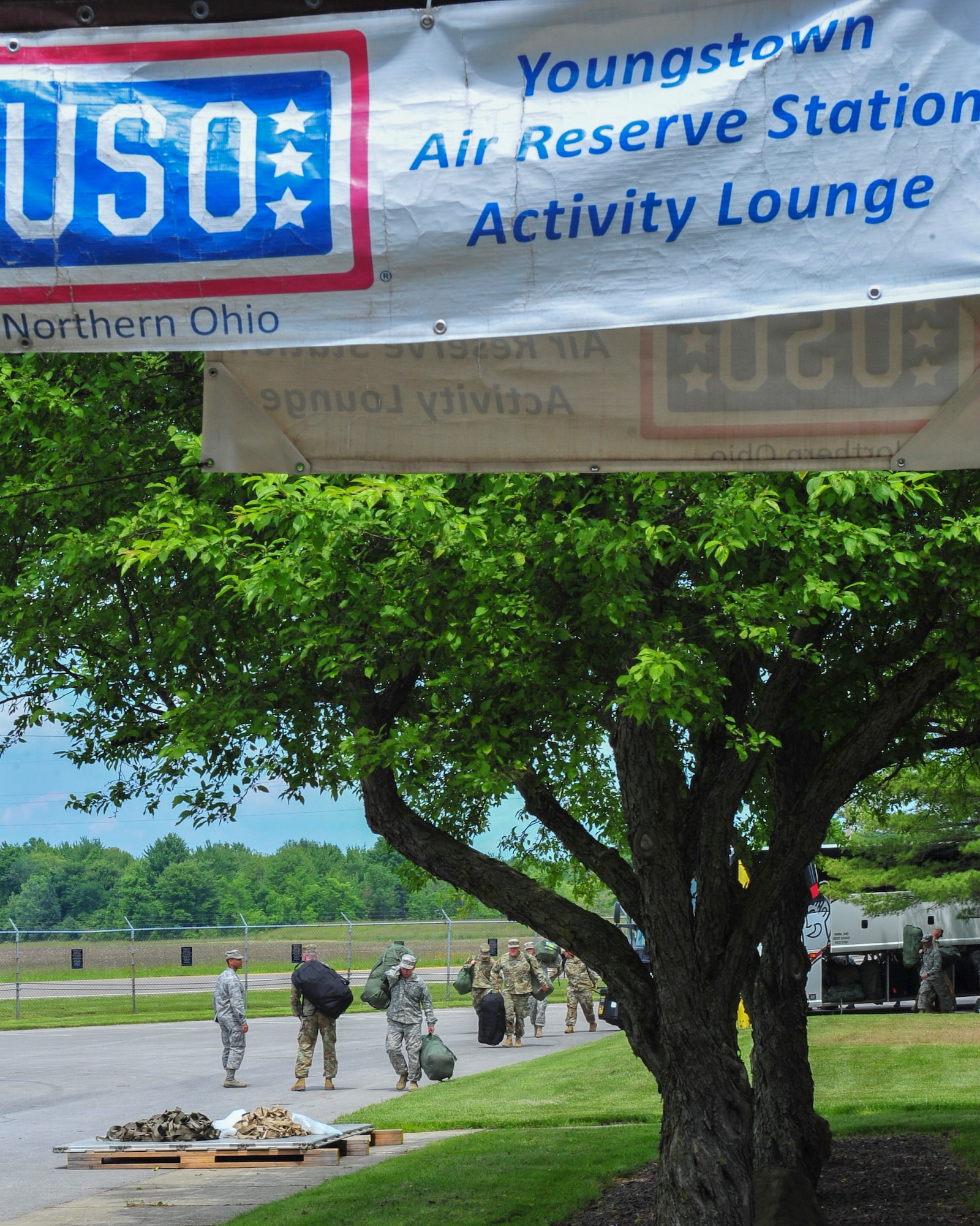 The Ohio National Guard’s 838th Military Police Company based out of Youngstown, Ohio arrives at the Youngstown Air Reserve Station USO lounge June 8.