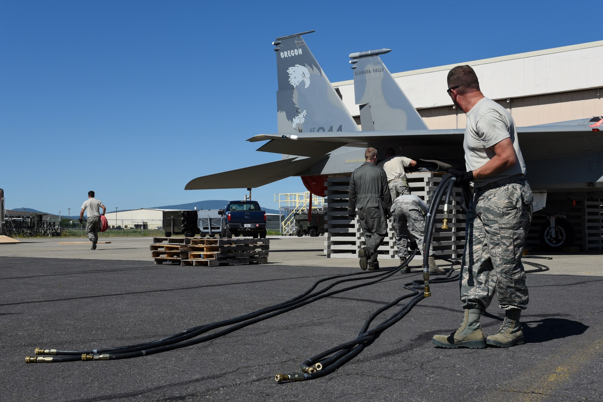 F-15 air bag lift