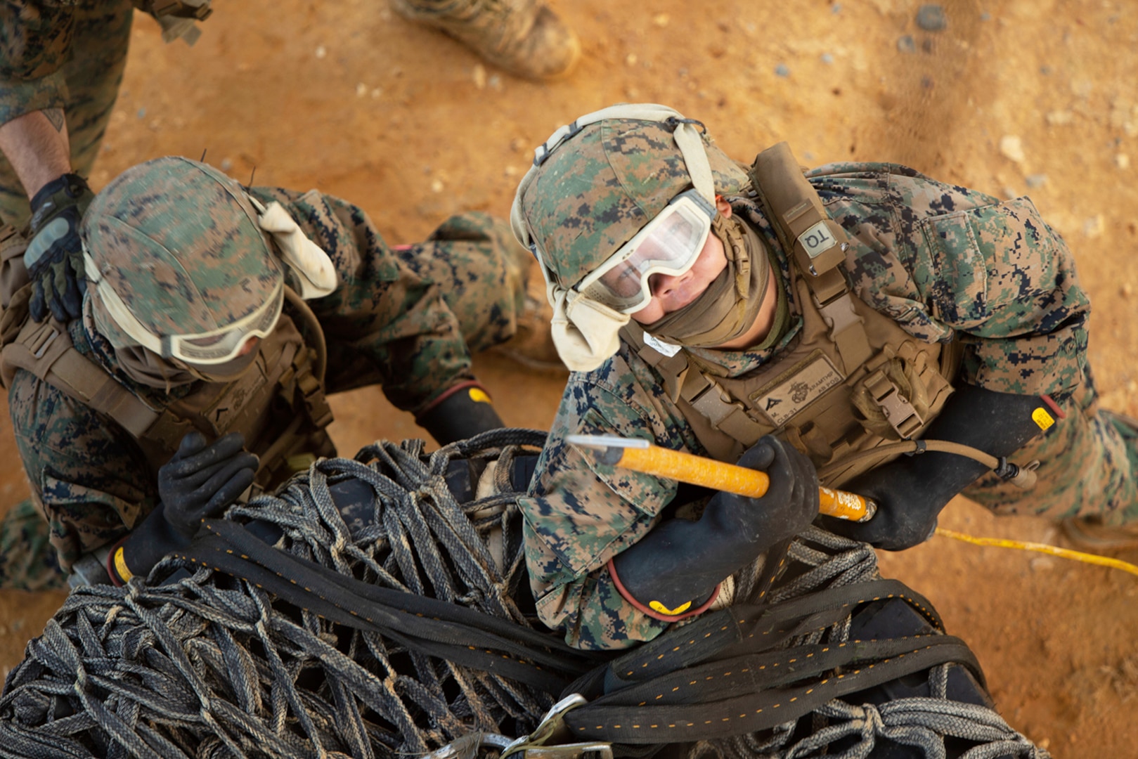 LIFT WITH YOUR ROTORS: LANDING SUPPORT MARINES CONDUCT EXTERNAL LIFT TRAINING