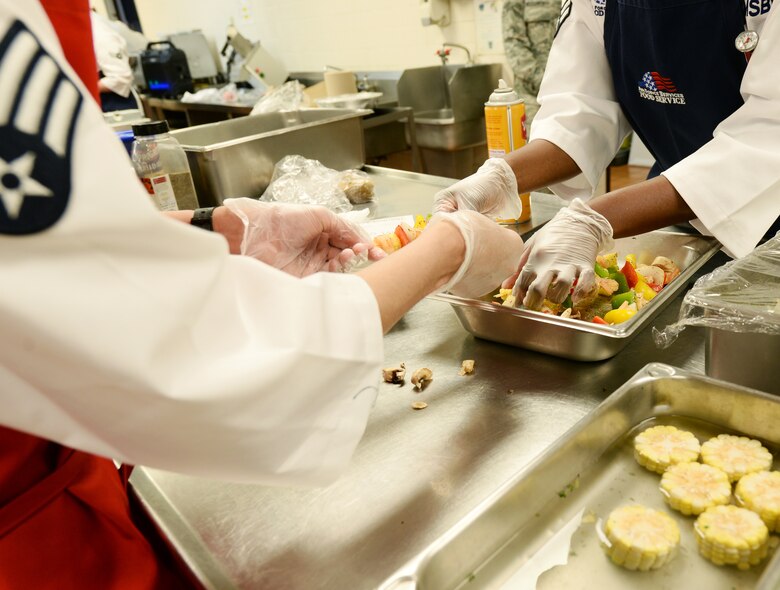 Dining halls face off in top chef competition > Offutt Air Force Base