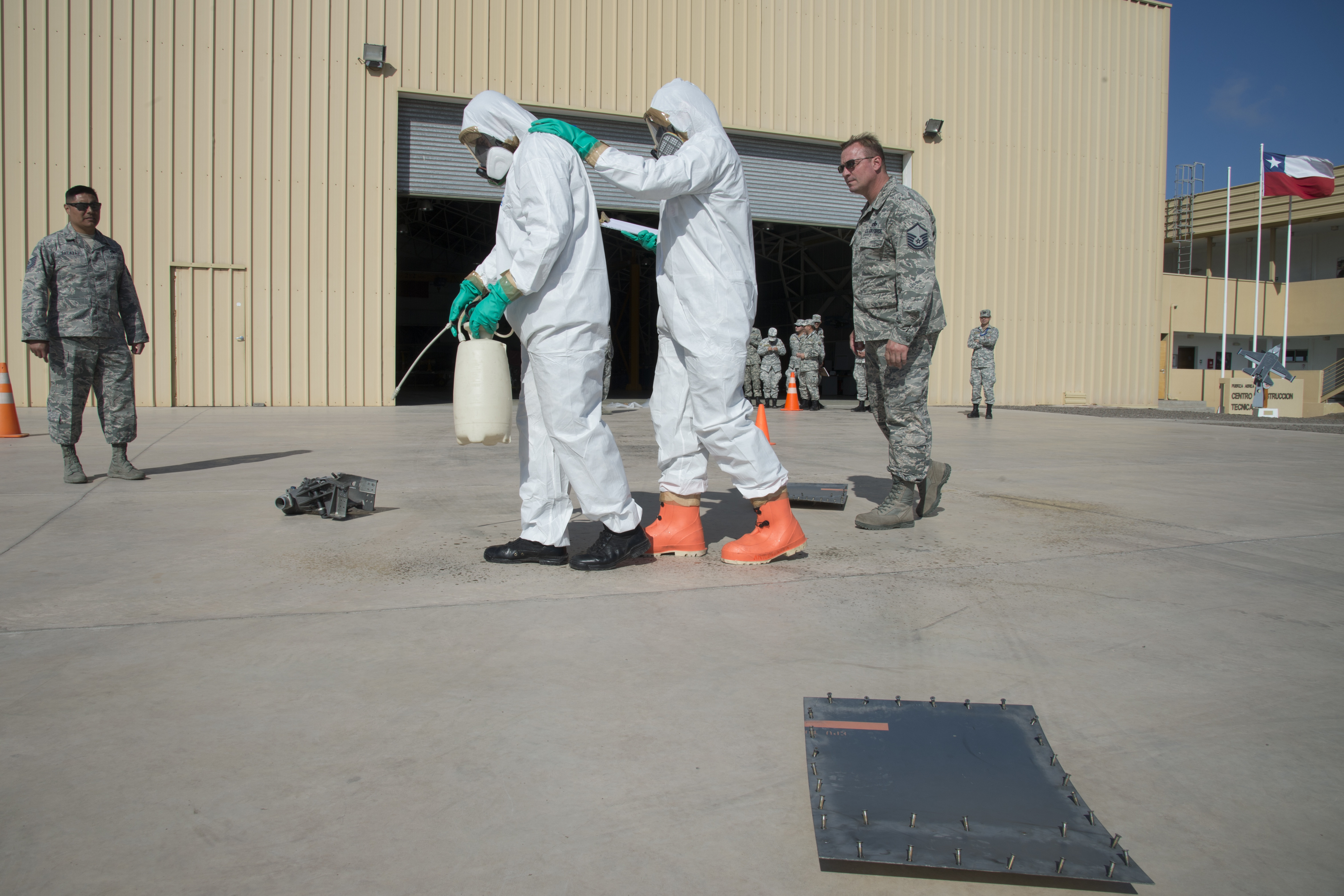 US Airmen teach aircraft recovery to Chilean Air Force partners > Air ...