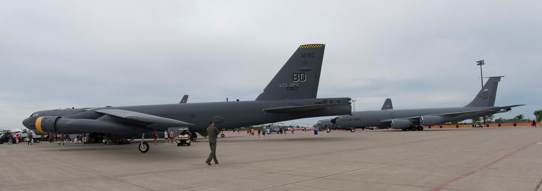 U.S. Air Force aircrew members assigned to the 307th Bomb Wing bring bomber presence to the 2018 Thunder of Niagara International Air Show, June 8-10, 2018, at Niagara Falls Air Reserve Station, N.Y.  The 307th BW Airmen were able to highlight the capabilities of the B-52 Stratofortress. The air show drew crowds totaling approximately 93,000 visitors over the three-day event. (U.S. Air Force illustration by Staff Sgt. Callie Ware)