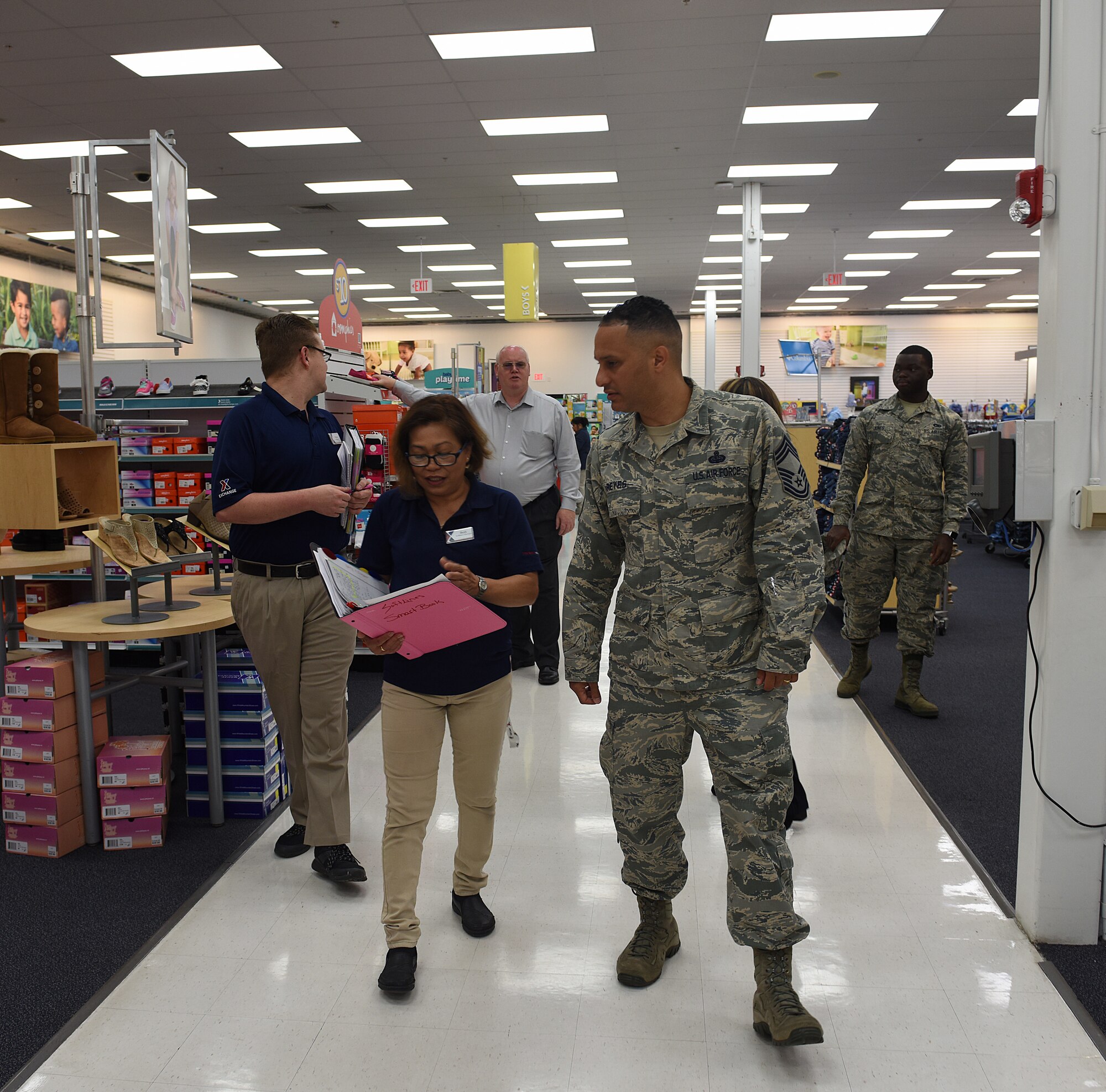 AAFES senior enlisted advisor visits Dyess