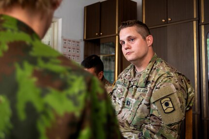 Reserve Soldiers assist Lithuanian civil leaders with crisis management planning – Saber Strike 18