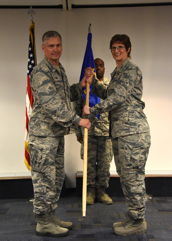 Col. Steiner assumes command of the 911th Aeromedical Staging Squadron