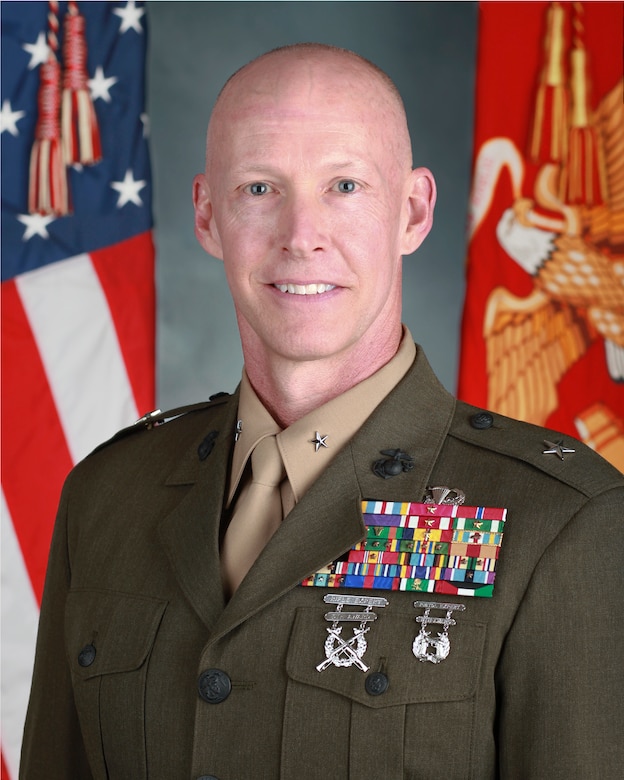MCRD PI/ERR CG Command Photo