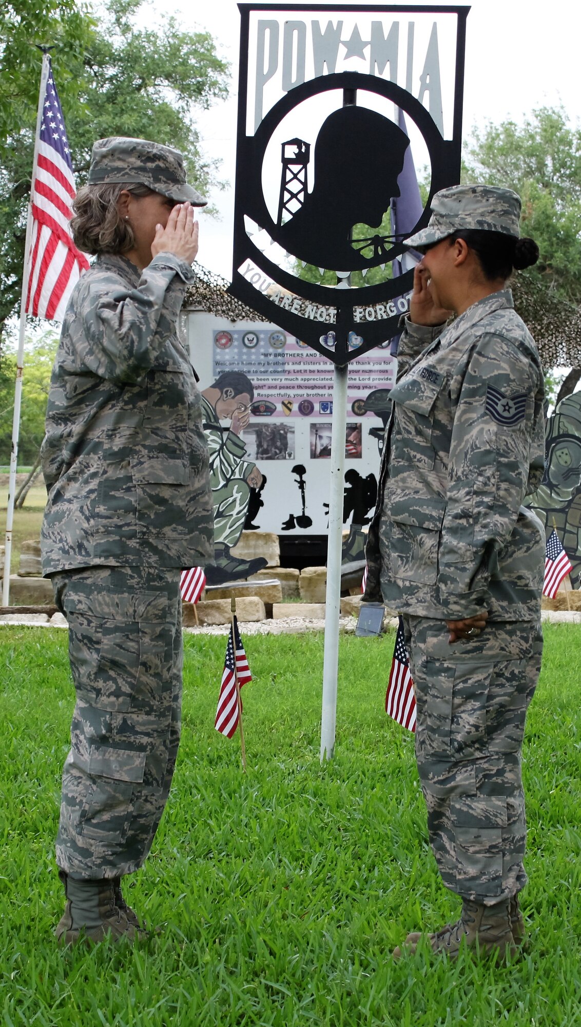340th FTG major reenlists former teammate