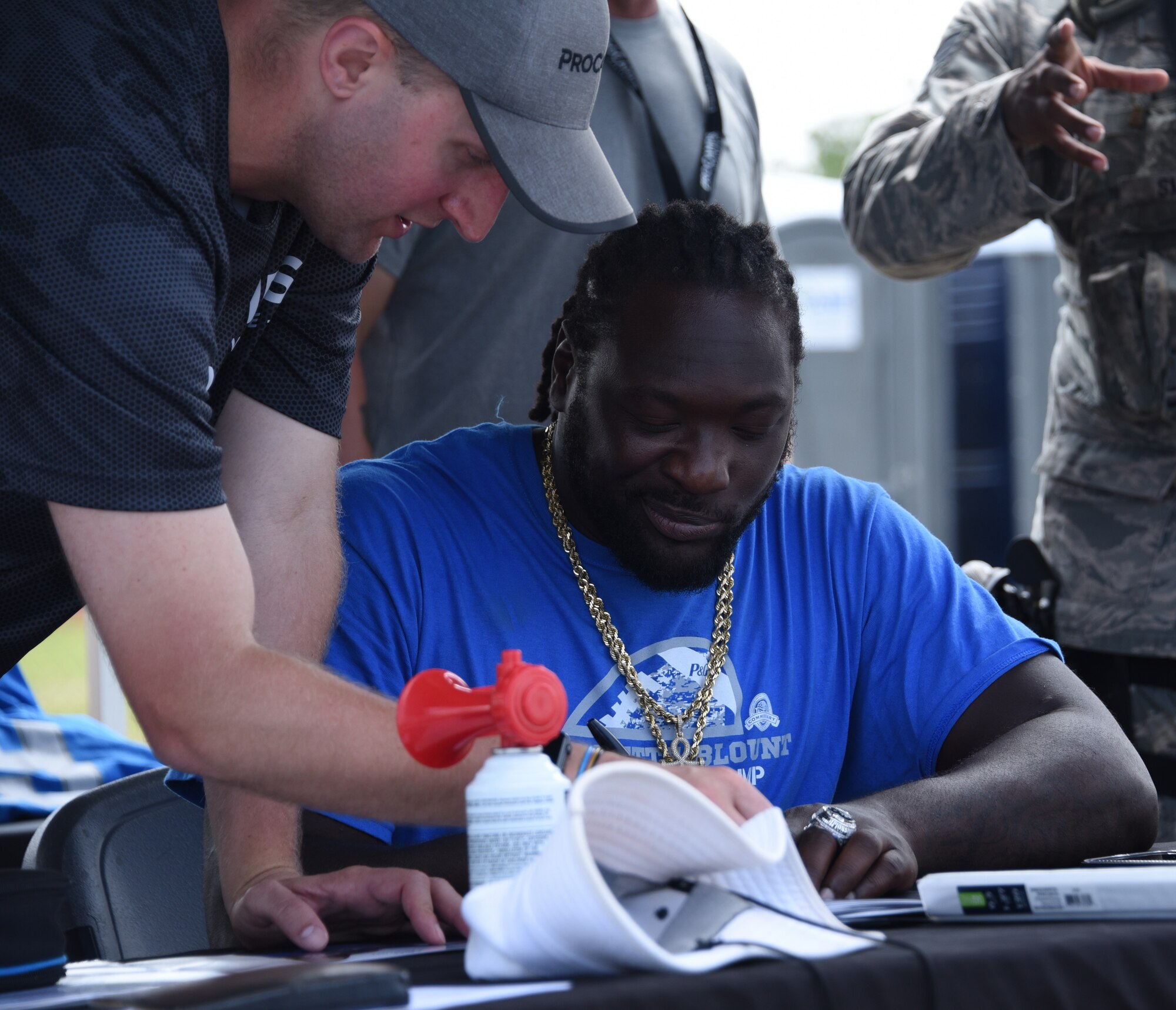 LeGarret Blount signing autograph