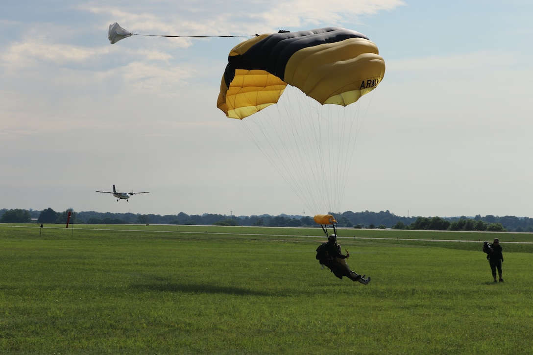 U.S. Army Parachute Team conquers skies of Elizabethtown, Ky.