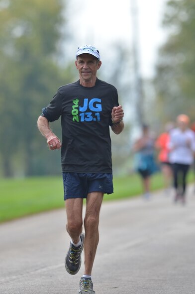 Jeff Galloway running the 2014 Iron Horse Half Marathon in Midway, Kentucky October 12, 2014. (Courtesy Photo/Lewis Gardner)