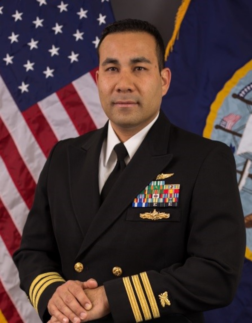 Rivera takes command at DLA Distribution Yokosuka, Japan