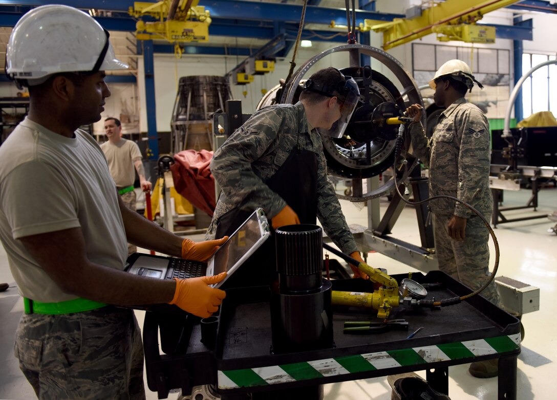 J.E.T.S: Keeping the B-1 airborne