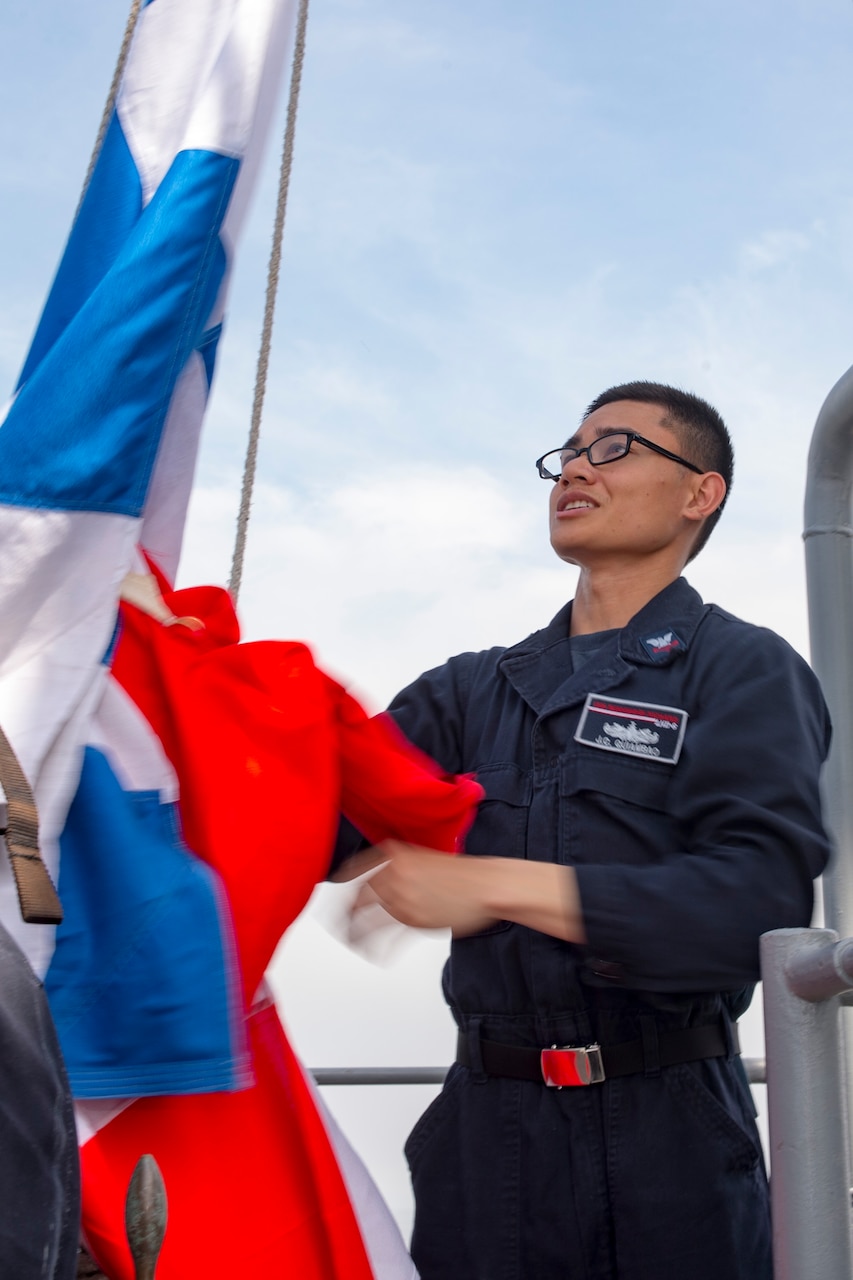 MANILA BAY (Mar. 4, 2018)