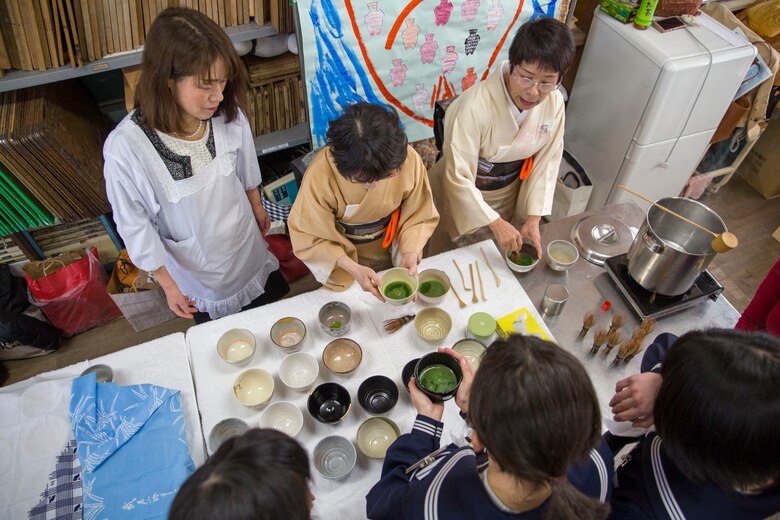 American, Japanese neighbors sip on cups of friendship