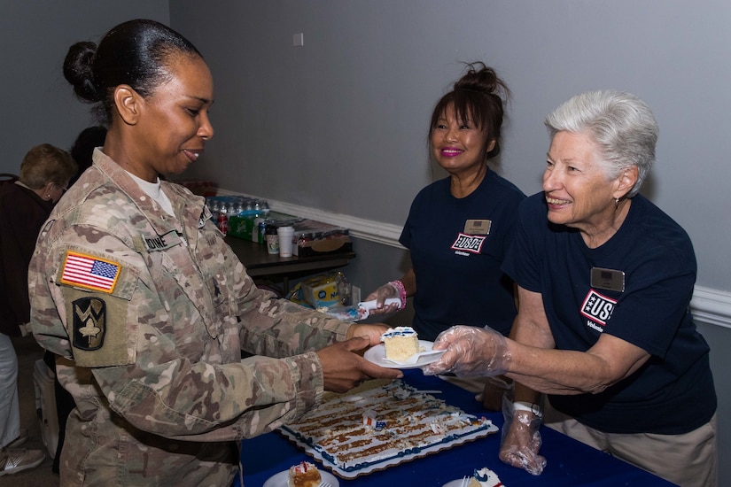 143d ESC Soldiers prepare to deploy