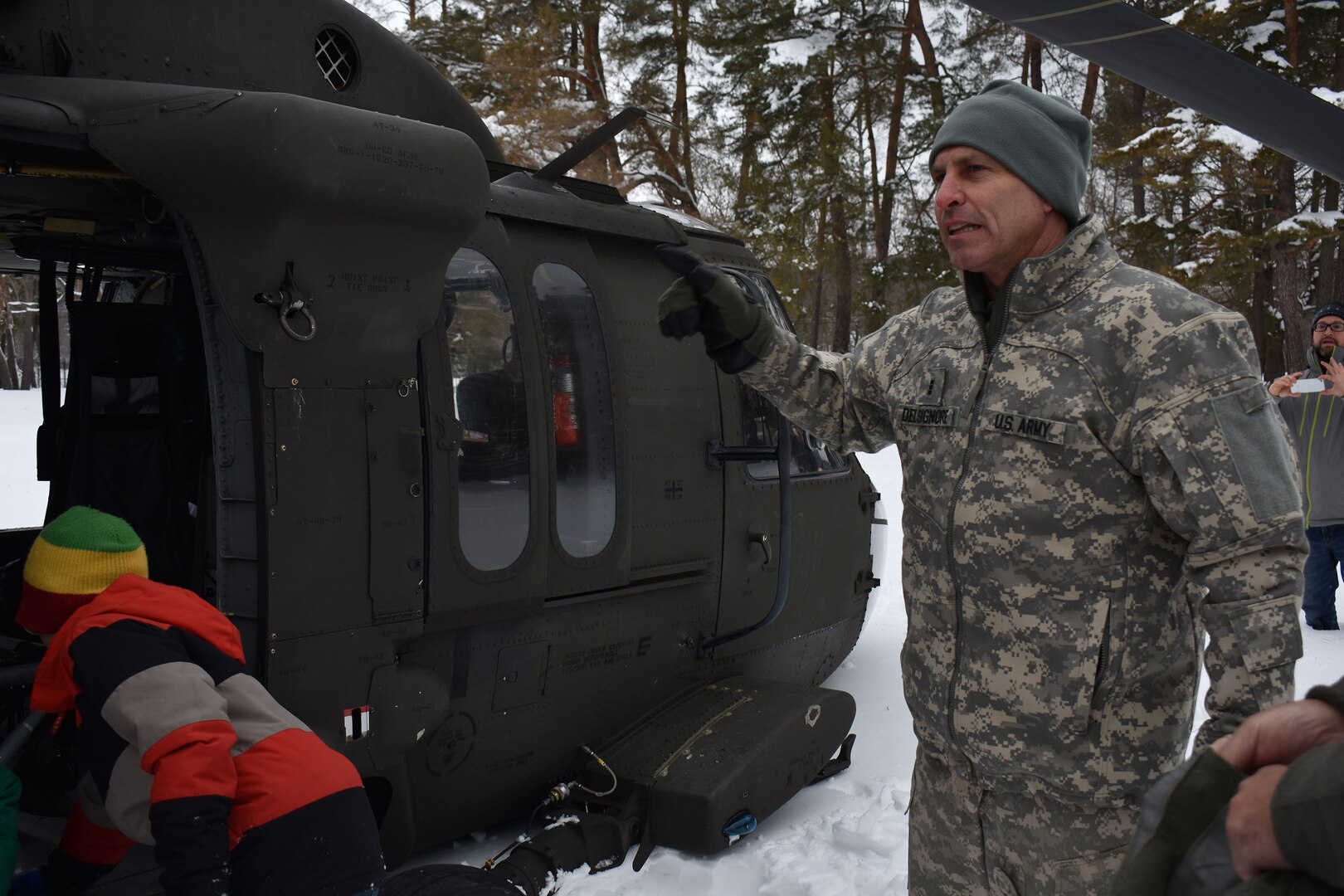 NY Guard unit drills with Arny Reserve unit