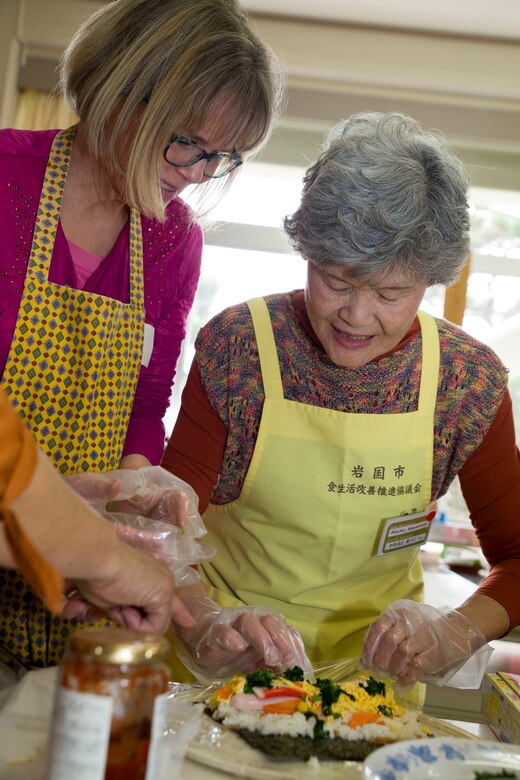 American, Japanese neighbors sip on cups of friendship