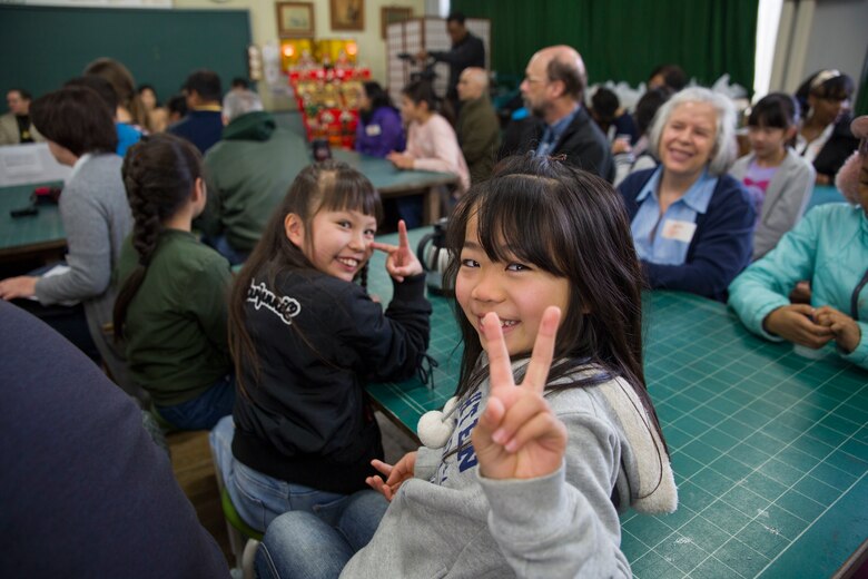 American, Japanese neighbors sip on cups of friendship