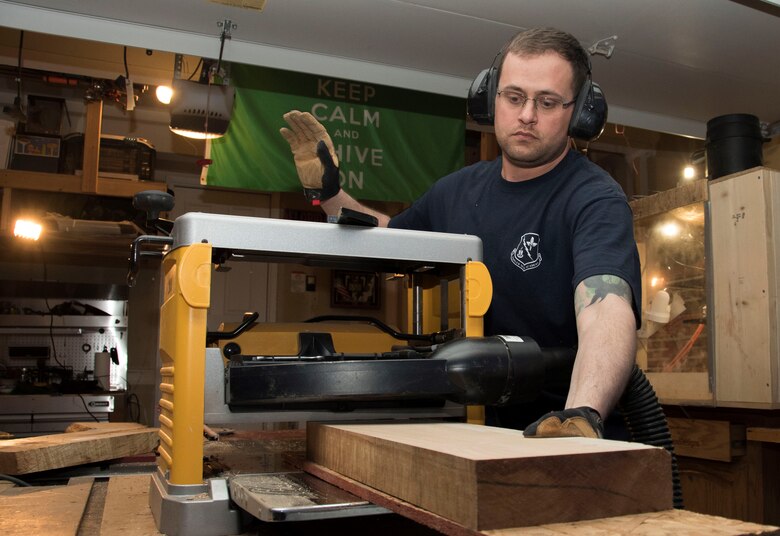 Airman shapes hearts, minds with sawdust