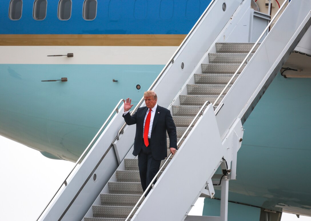 President of the United States Donald J. Trump disembarks Air Force One at Marine Corps Air Station Miramar, Calif., March 13, 2018. President Trump greeted service members with 3rd Marine Aircraft Wing and MCAS Miramar, later speaking with them and their families. (U.S. Marine Corps photo by Cpl. Becky Calhoun/Released)
