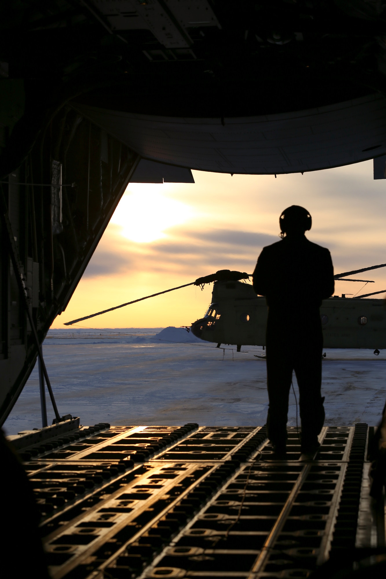 Alaska National Guardsmen support ICEX