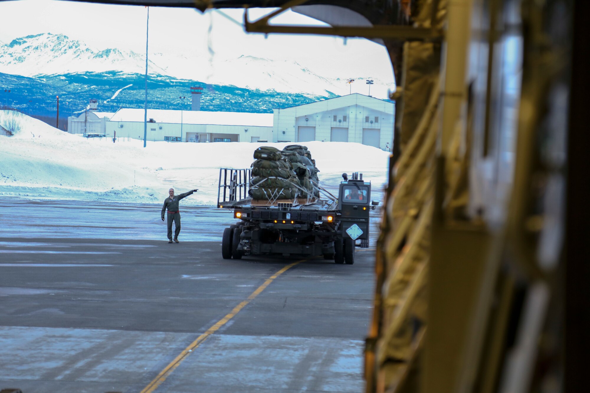 Alaska Guardsmen conduct operations in frozen Beaufort Sea