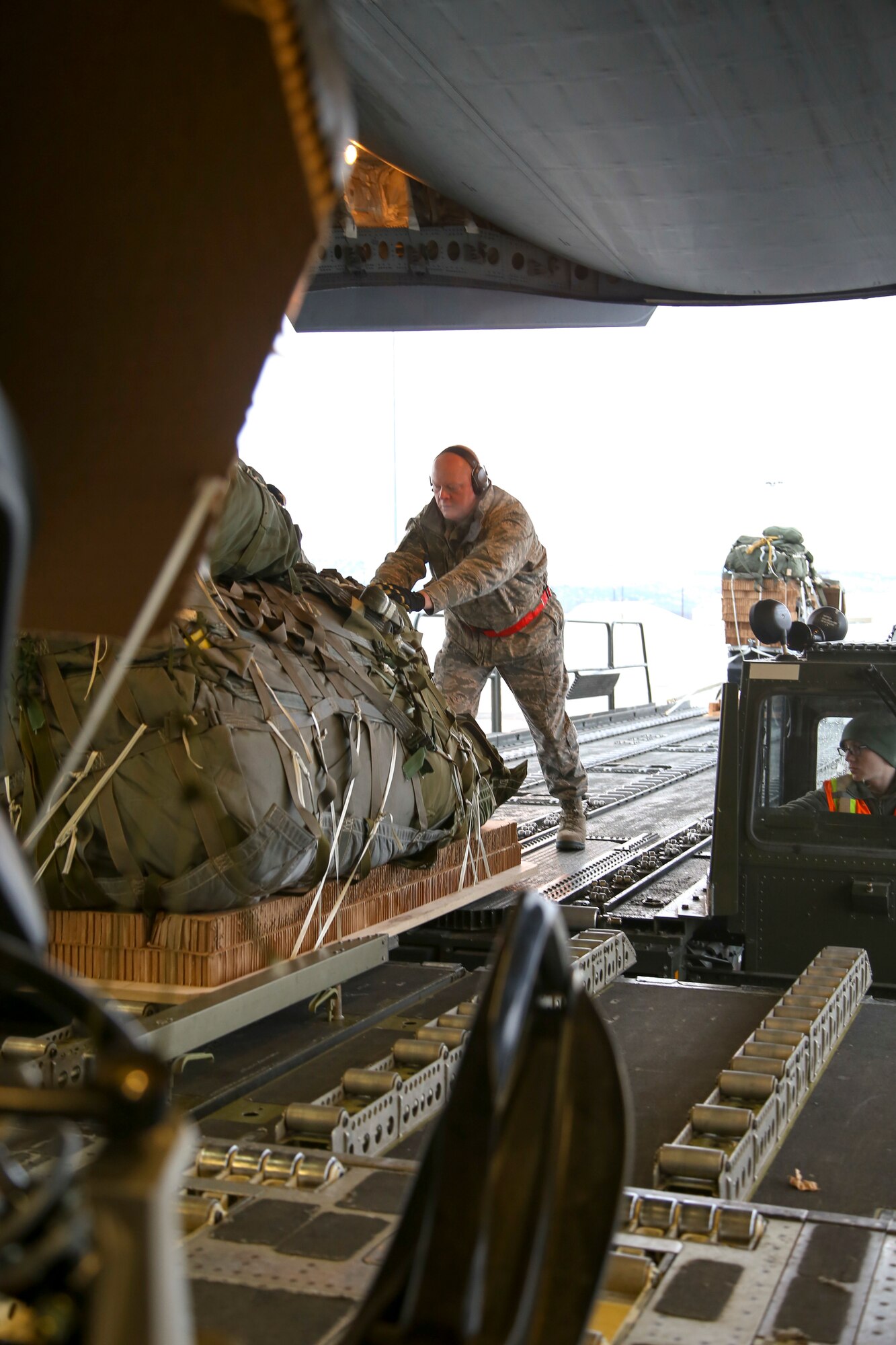 Alaska Guardsmen conduct operations in frozen Beaufort Sea