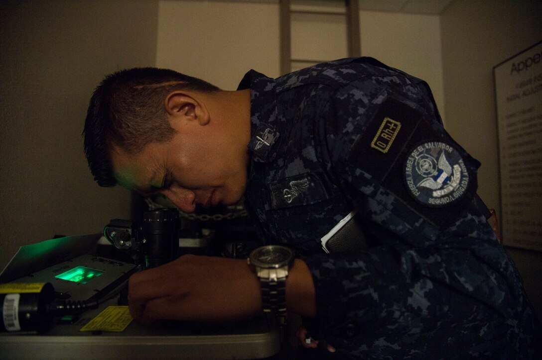 US, Salvadoran Airmen share night vision knowledge
