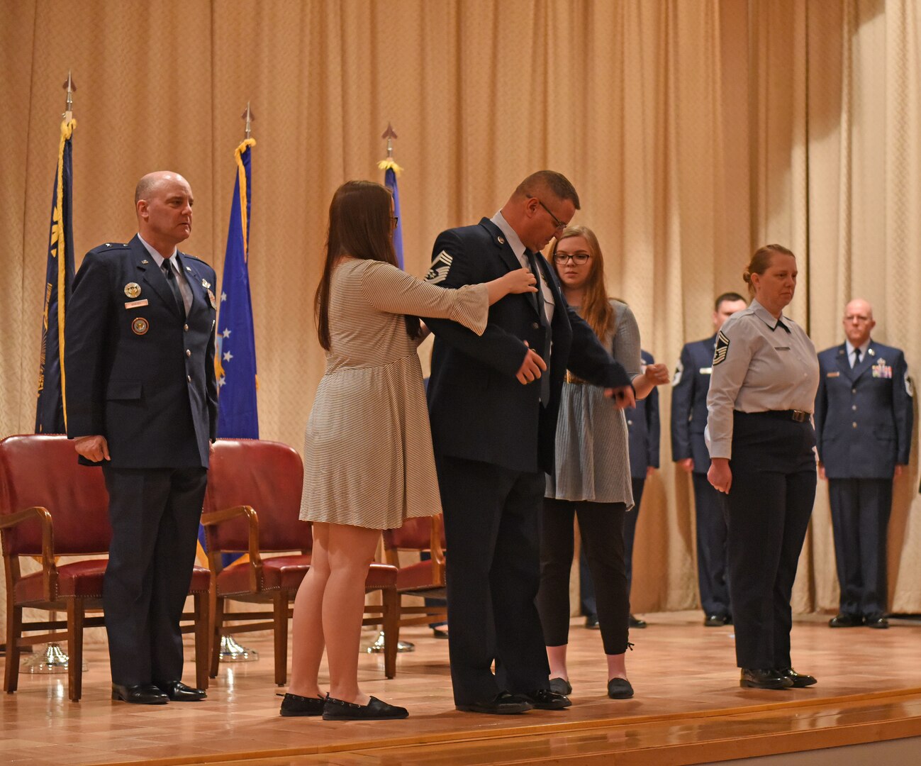 Unique pinning ceremony for Ore. couple