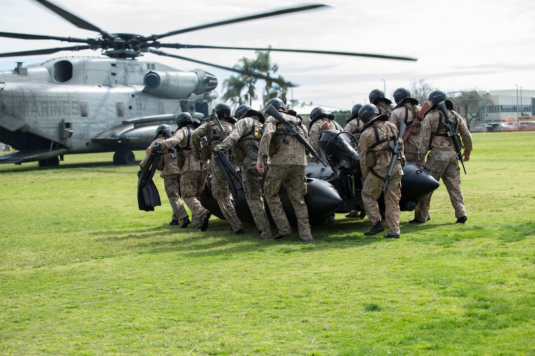 U.S. Marines and Sailors with the Basic Reconnaissance Course 2-18 conduct helocast insertion training aboard Naval Amphibious Base Coronado, California, March 8, 2018.  Helocast training is a graduation requirement which provides flexibility and maneuverability and will prepare students for basic recon insertion.