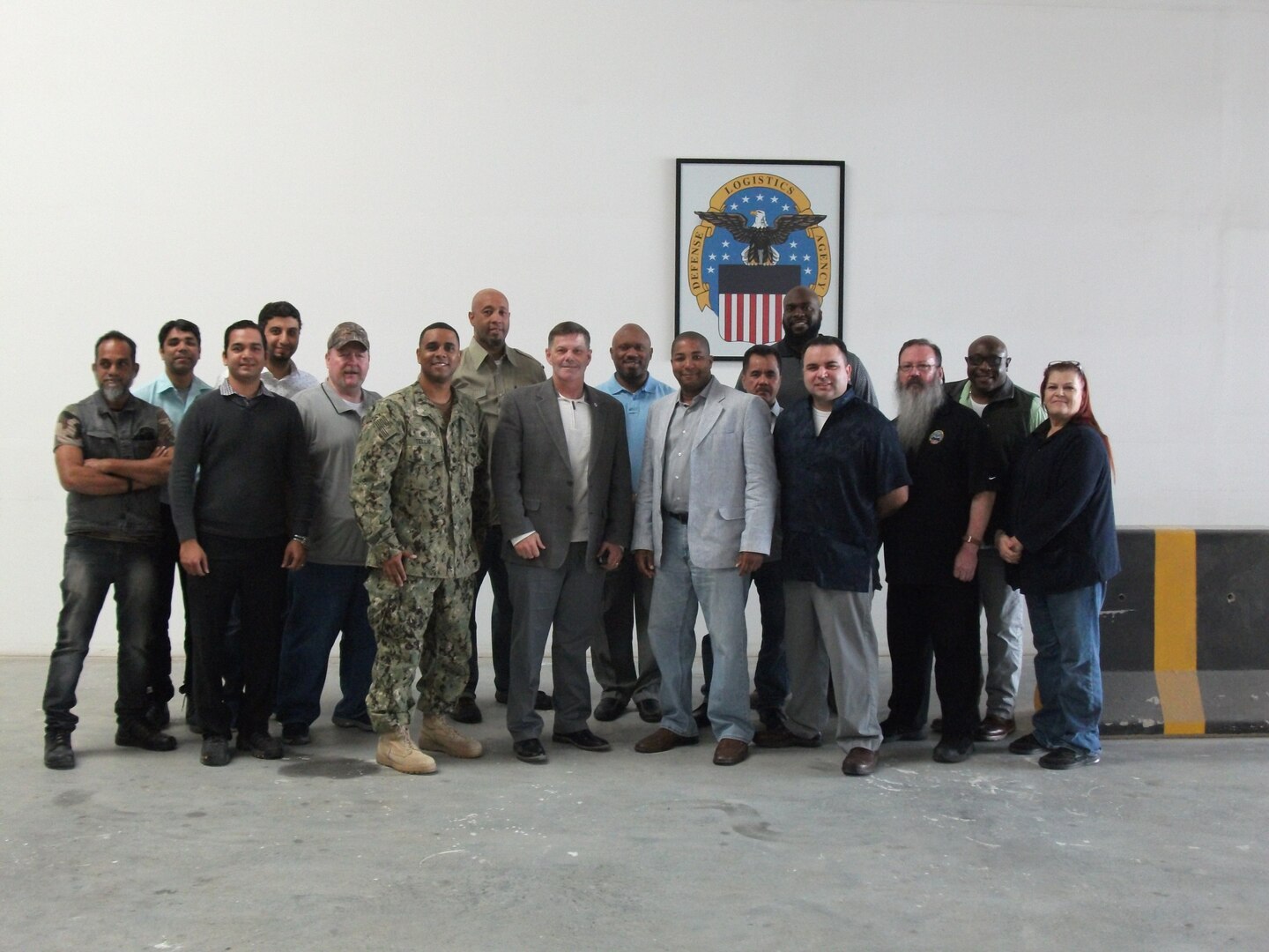 Army Maj. Gen. Flem B. "Donnie" Walker Jr. Visits Defense Logistics Agency Bahrain, Southwest Asia