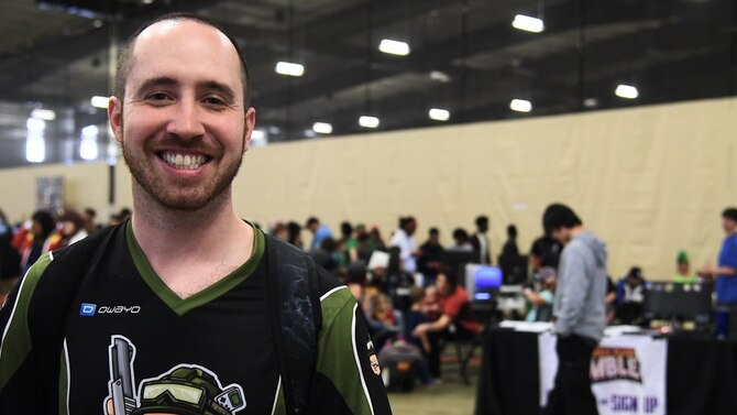 Air Force Reservist brings comic-con to military members