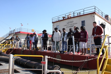 VICKSBURG, MISS… Fourteen sophomores from the Architecture, Construction, Mechatronics and Engineering (ACME) Career Academy at Vicksburg High School visited the Vicksburg District Harbor Facility Tuesday.

At the harbor students got an inside look at the maintenance shed and the Dredge Jadwin while learning about potential career opportunities within the Corps, specifically civil and mechanical engineering.