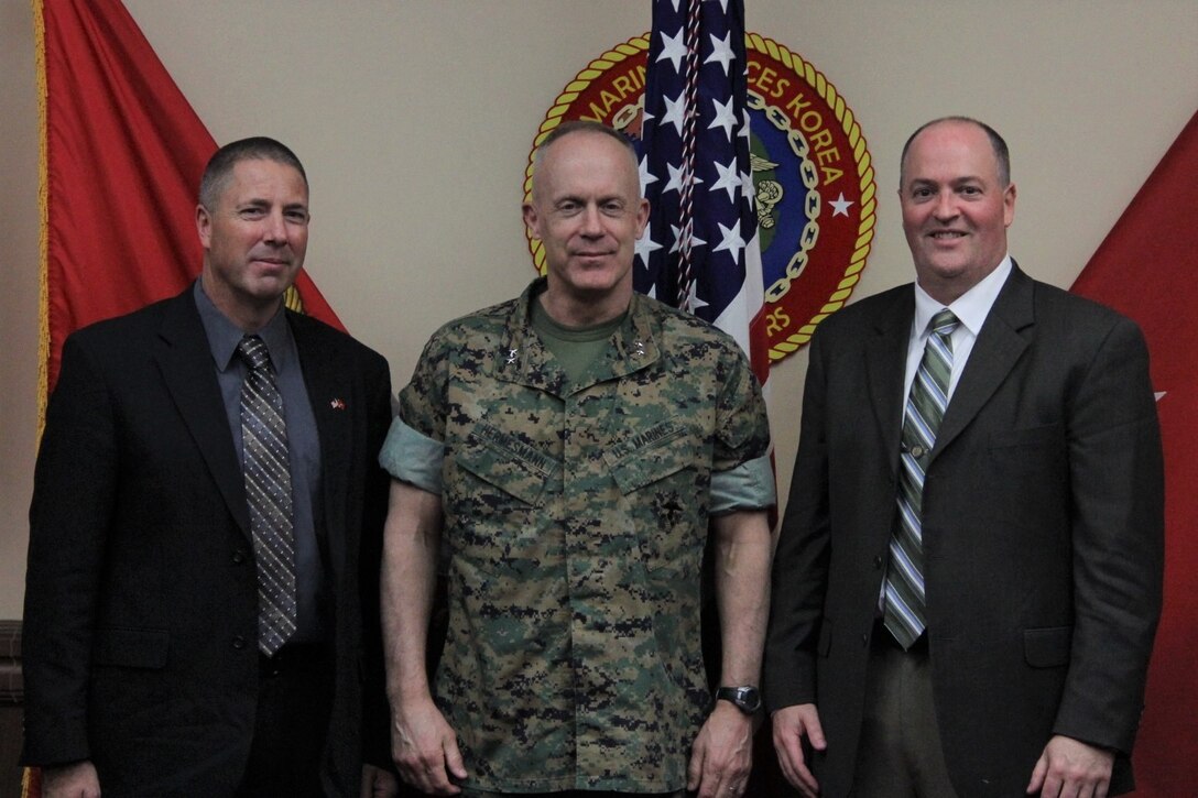 Maj. Gen. Patrick J. Hermesmann, commander of U.S. Marine Corps Forces Korea, meets with Tom Gallagher (right), director of the Naval Research & Development Program’s Science Advisor Program, and Mark Buffum (left), the new science advisor for U.S. Forces Korea here, 21 March.  Gallagher, Buffum and Hermesmann discussed subject matter expertise provided by science advisor program experts. (Official U.S. Marine Corps photo by Sgt. Nathaniel Hanscom/Released)