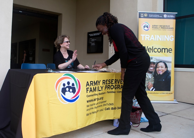 Pacific Reserve Families train for crisis and readiness management at 9th MSC