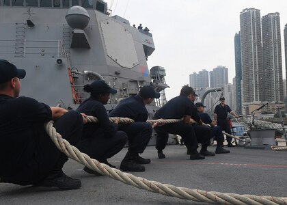 Sterett visits Hong Kong during 7th Fleet deployment