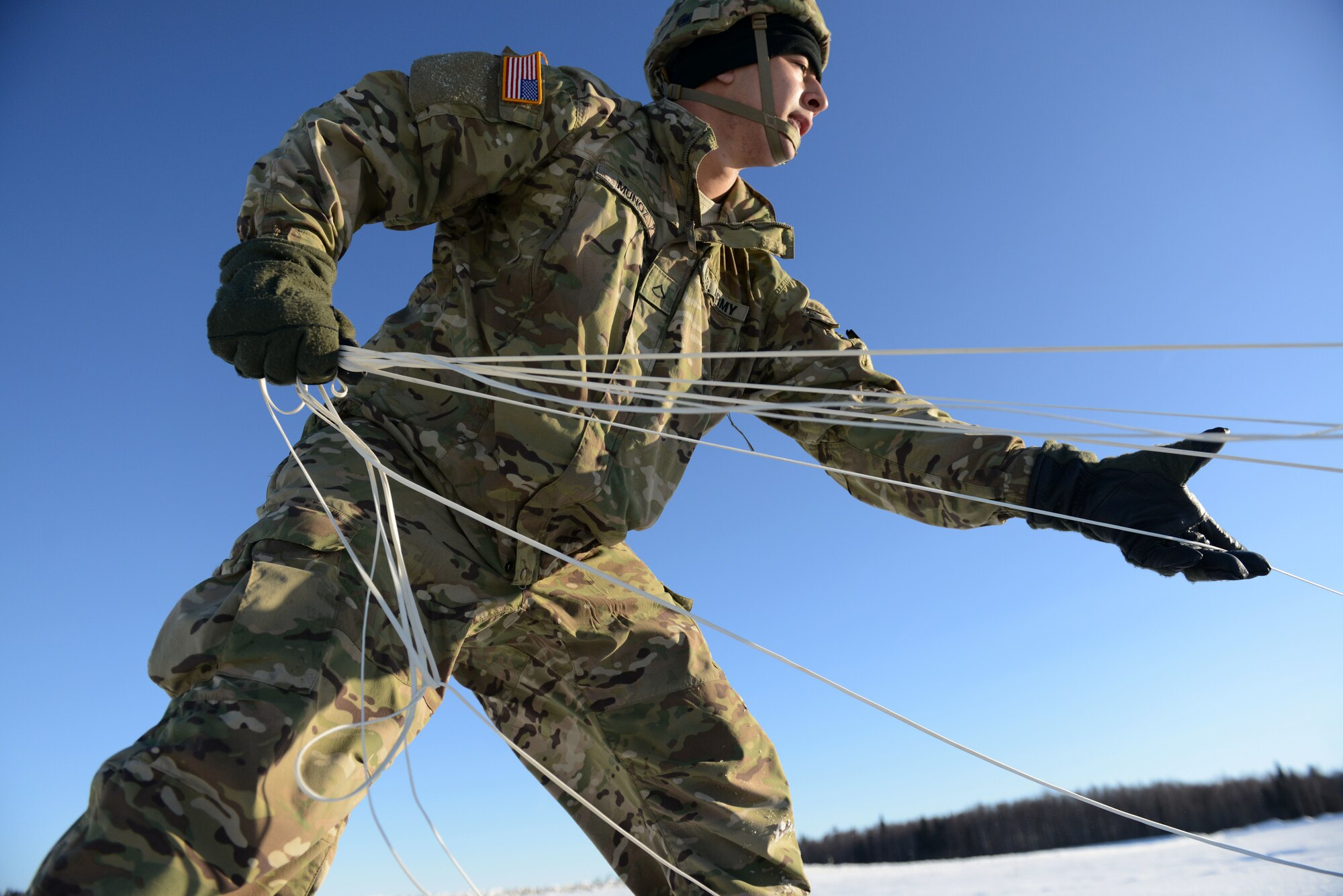 Spartan paratroopers go airborne