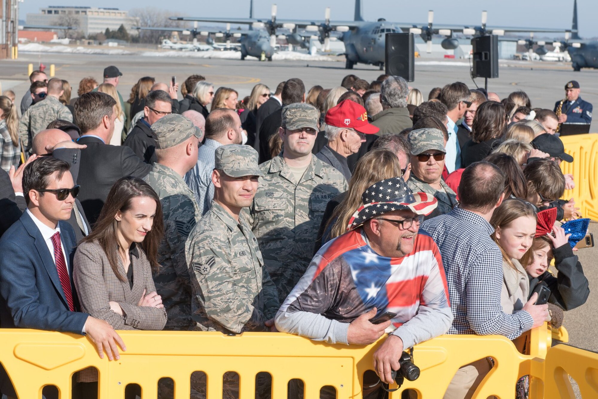 Well wishers and military members wait for the arrival of Vice President Mike Pence at the 934th Airlift Wing March 27. (Air Force Photo/Master Sgt. Eric Amidon)