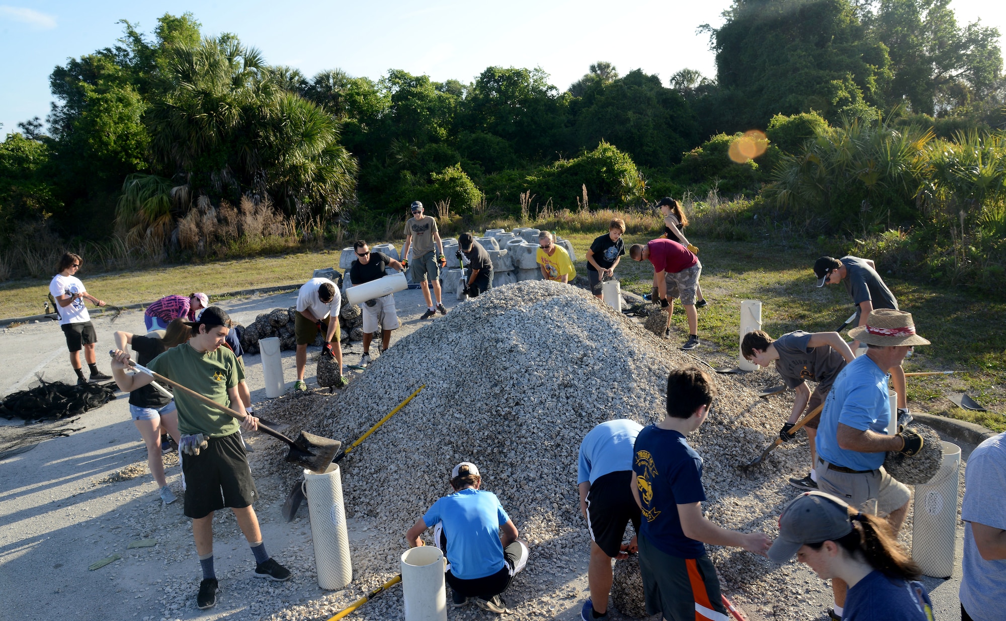 Members of MacDill and the local community build shell bags at MacDill Air Force Base, Fla., March 30, 2018.