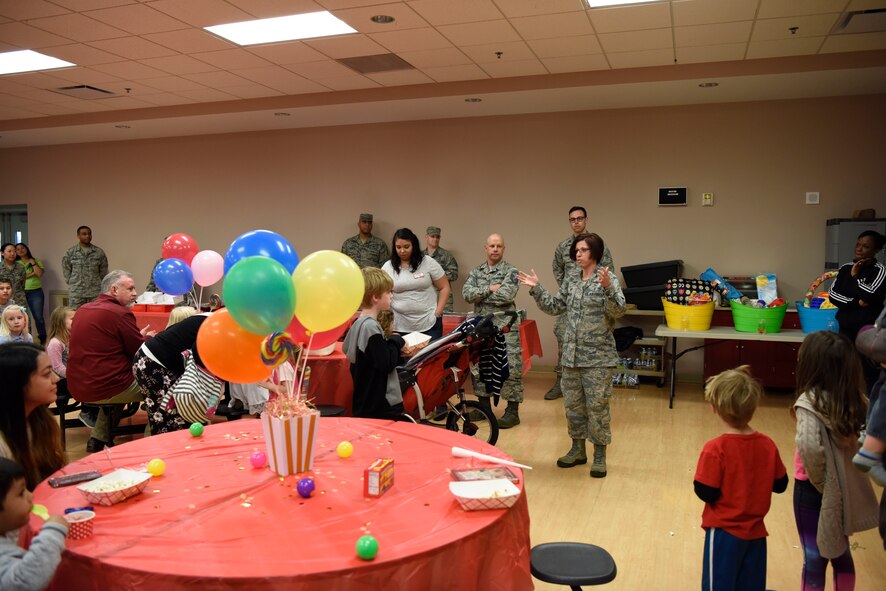 Col. Patricia Fowler, 436th Medical Group commander, provides opening remarks at the Deployed Families Dinner April 19, 2018, at Dover Air Force Base, Del. Nearly 50 family members of deployed Airmen attended the event. (U.S. Air Force photo by Airman 1st Class Zoe M. Wockenfuss)