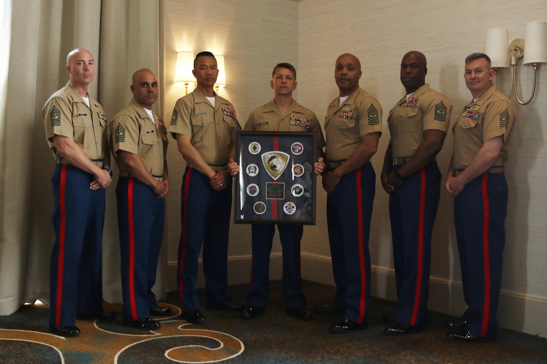 U.S. Marines pose for a group photo after the Post and Relief ceremony for Recruiting Station Baton Rouge in Baton Rouge, LA, April 27, 2018. (U.S. Marine Corps photo by Sgt Nathaniel Cray)