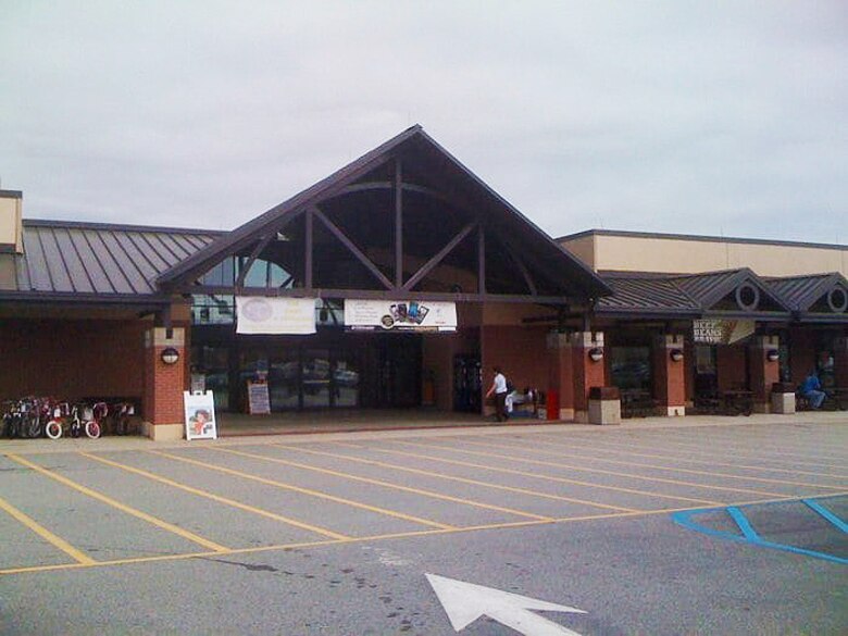 base exchange robins afb