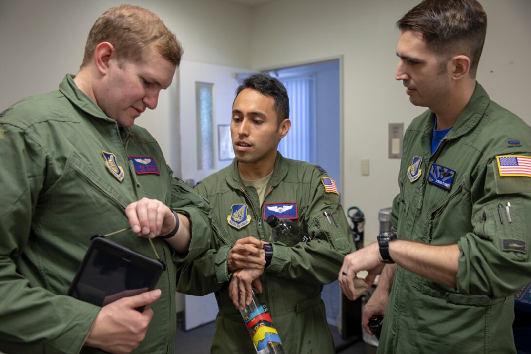 Yokota Airmen team up for airlift surge