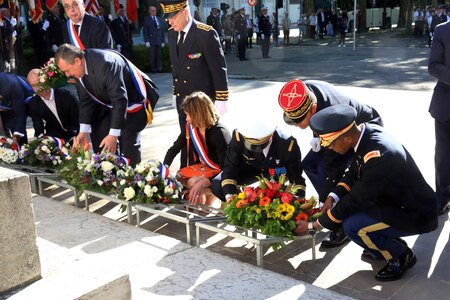 wreath laying