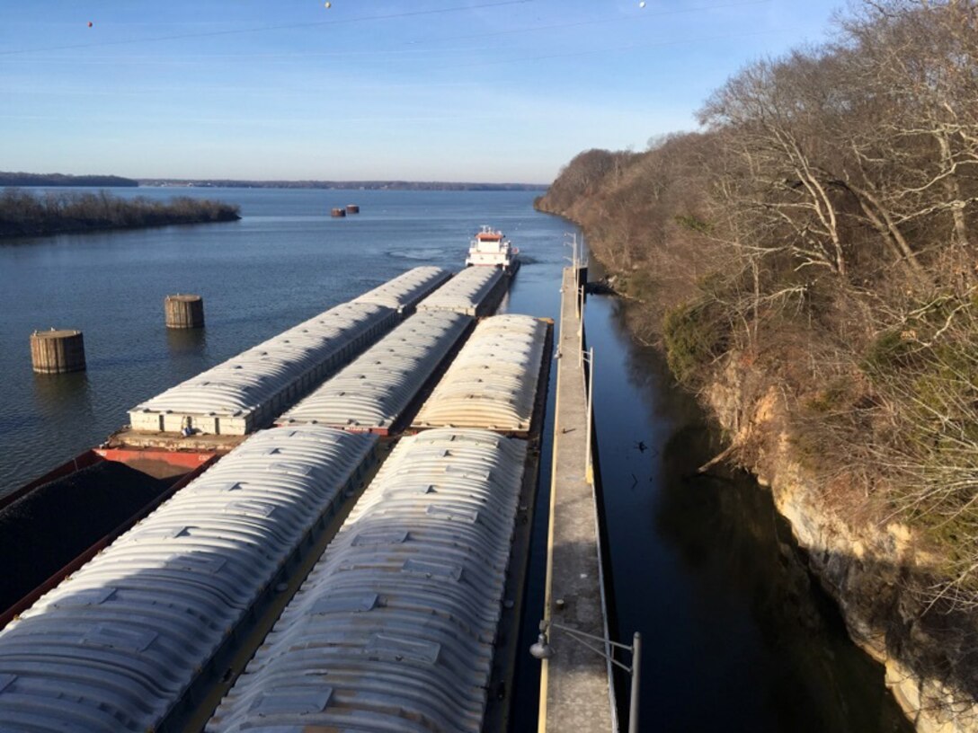 NASHVILLE, Tenn. (May 10, 2018) – The U.S. Army Corps of Engineers Nashville District and Tennessee Valley Authority invite the public for a free tour of Wheeler Lock and Tennessee River mile 274.9 in Rogersville, Ala., Saturday, July 21, 2018.  Four groups of 25 will be able to tour the facility at 8 a.m., 9:30 a.m., 11 a.m., and 12:30 p.m. Central Time. Pre-registration is required for all tour guests (including minors).