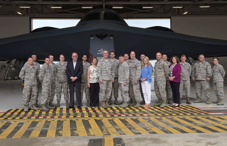 U.S. Strategic Command leadership, Strategic Command Council member, and 509th Bomb Wing and 131st Bomb Wing leadership gather for a group photo with Airmen at Whiteman Air Force Base, Mo., May 8, 2018. (U.S. Air Force photos by Airman 1st Class Taylor Phifer)